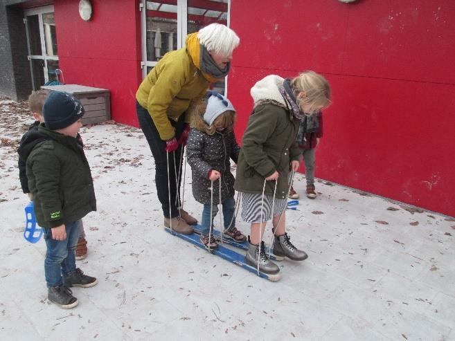 We merkten dat door de drukte het steeds langer duurde alvorens kinderen écht begonnen te spelen. Dit was voor niemand fijn.