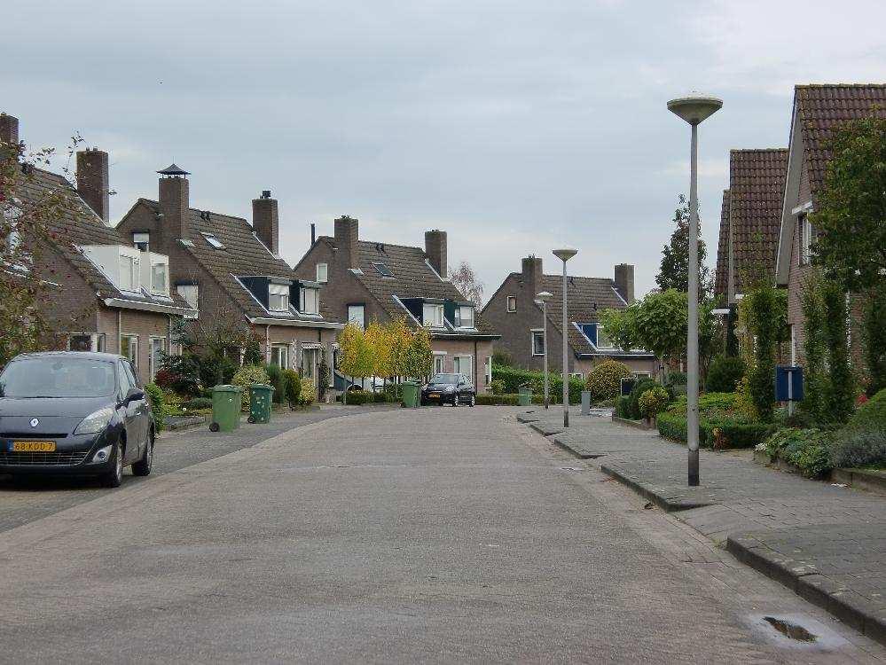 Gebied 4: Vinkenslag Uitbreidingswijk niveau 2 Bebouwing De bebouwing dateert uit de jaren 80 en bestaat uit vrijstaande en twee-onder-één-kap woningen. Het gehele gebied heeft een woonfunctie.