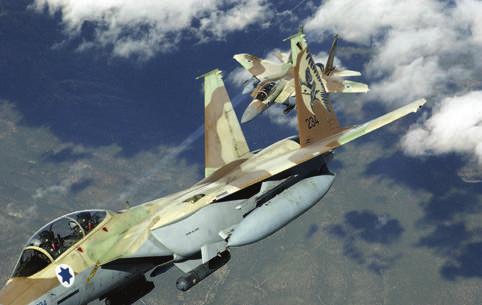 Amerikaanse vliegtuigen, zoals deze F-15 s, vormen de ruggengraat van de Israëlische luchtmacht krijgt financiële en technische ondersteuning om zijn militaire apparaat op peil te houden.