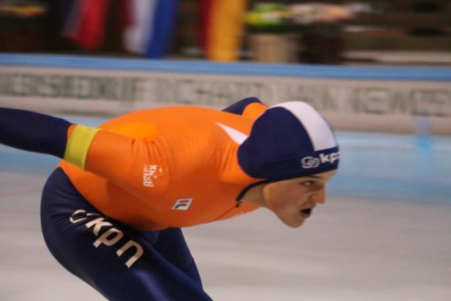 De tweede dag opnieuw goud op de 1000 meter in 1.24.06. De 3000 meter tijd was goed voor brons 4.37.59. Eindklassement met een voorsprong van 3.277 goud.