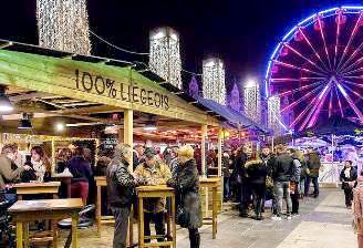 Kerstweekend Luik Wonderlijke kerstmarkt afbeelding De kerstmarkt van Luik is de oudste kerstmarkt van heel België en ook nog eens één van de grootste.