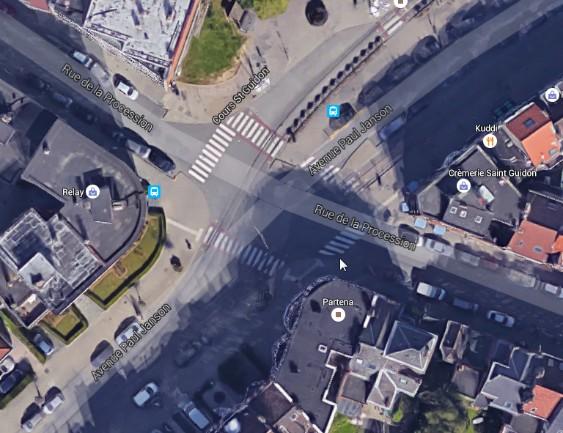- Wayezstraat (7) voor fietsers : Er is een probleem door de breedte van de tramsporen. Het is onmogelijk om hier te fietsen. De straat werd enkele jaren geleden heraangelegd.