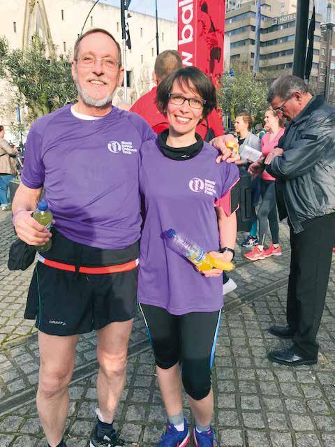 Wij kijken met Ton terug op deze bijzondere jubileum editie van de Marathon Rotterdam die hij samen met zijn dochter liep.