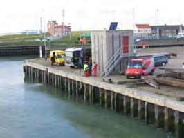 4.1.1 Vlissingen Dit station ligt aan de kade in Vlissingen (51.44210 N, 3.59610 O), nabij de buitenhaven. Het fundament is een stalen damwand met een diepte van -17.6m NAP, en een breedte van 2.2m.