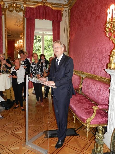In memoriam Burgemeester Eberhard van der Laan Onze Kring had de eer en het genoegen om persoonlijk kennis te maken met burgemeester Eberhard van der Laan tijdens het voorjaarscongres in 2014 in
