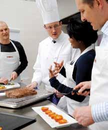 Als u zelf wilt ervaren hoe de SelfCookingCenter whitefficiency werkt in de dagelijkse omstandigheden van uw keuken, maakt onze buitendienst dit graag voor u mogelijk.