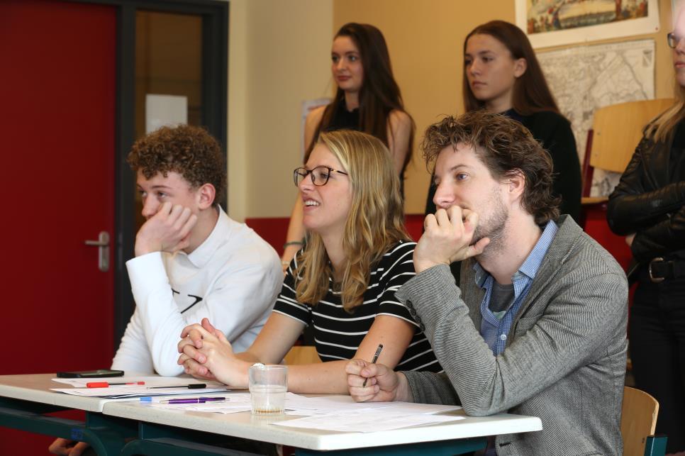 Docenten Debatdag door docenten Wilt u graag zelf een debatdag organiseren met uw leerlingen?