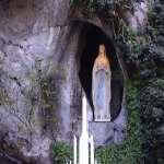 Tijdens de bedevaart naar Lourdes wordt U een volledig verzorgd programma aangeboden.