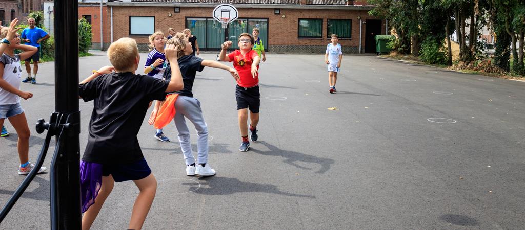 Verzekering De deelnemers zijn verzekerd tegen burgerlijke aansprakelijkheid en lichamelijke ongevallen t.g.v. activiteiten die op het programma voorkomen.