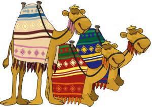 Op de drie kameeltjes zaten drie wijze koningen. Ze hadden in hun dikke boeken gezien, wat die stralende ster te betekenen had.
