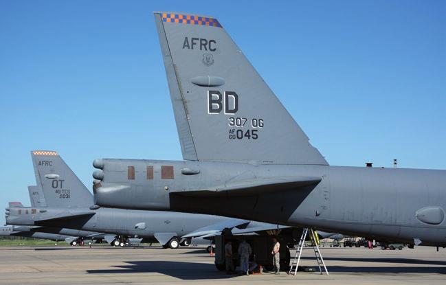 Barksdale Lesvliegen op de Chevy-truck van de USAF Probeer je eens voor te stellen dat de USAF vandaag de dag de vijanden zou bestrijden met de Sopwith Camel, de WO I jager die in 1916 zijn eerste