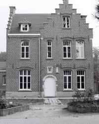 waerbeke is genoemd naar het dorp Waarbeke (Geraardsbergen) in het hart van het Stiltegebied Dender-Mark. In de voormalige pastorie bevindt zich vandaag haar coördinatiecentrum.