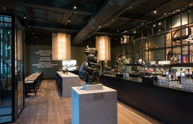 DE TROPEN & DE SUBTROPEN De Tropen café en restaurant is ingericht door studio Piet Boon. De ruimte heeft een mix van monumentale details gecombineerd met een moderne smaakvolle inrichting.