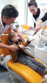 4- jarigen op bezoek bij de tandarts Op donderdag 6 februari brachten de 4-jarige kleuters van juf Kathleen een bezoek aan de tandarts.