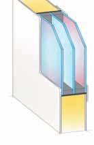 U-waarde van het glas: 1,3W/m2K** U-waarde van het deurpaneel* inclusief beglazing bij een 28 mm deurpaneeldikte: 1,1 W/m2K Isolatiepakket 1 3-voudige beglazing, binnenste- en buitenste glasschijf