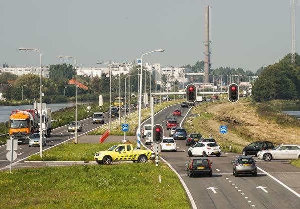 4.12 VERBINDING A8/A9 Het ontbreken van een goede Oost-Westverbinding zorgt dagelijks voor files op de provinciale wegen N203 en N246.