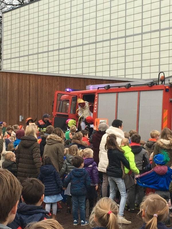 De MR is hier nadrukkelijk bij betrokken en de heer Van Ek heeft het belang van medezeggenschap onderstreept. Maar van belang is daarbij ook het geluid van ouders te horen.