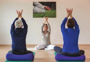 In Yoga gaat het niet om prestaties, wel om het vinden van jouw eigen vitaliteit en gezondheid.