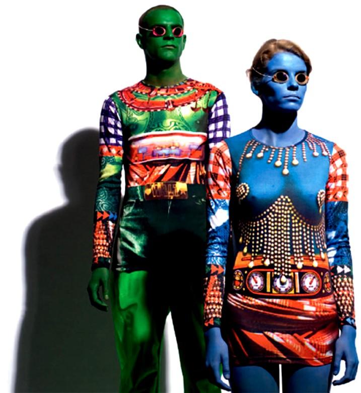 Viktor&Rolf: Fashion Artists 25 Years at Kunsthal Rotterdam https://youtu.be/pis-flw2ewk http://chanel-news.chanel.com/en/home.