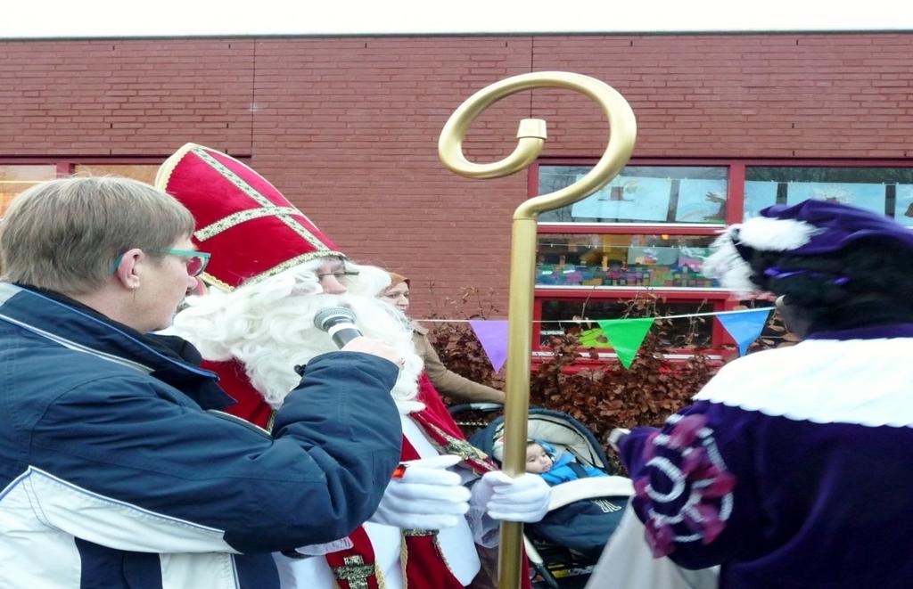 Lijster kids Sinterklaas door Marwan en Oualid 5 December was Sinterklaas. Zwarte piet was er ook bij. 6 t/m 8 moesten surprises maken.