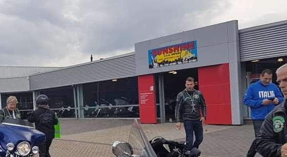 Op zaterdag 8 september 2018 is jullie Dealer Rit gestart bij mijn bedrijf Sunshine Cars & Bikes in Hellevoetsluis.