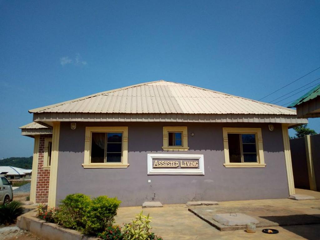 D. Nigeria Eruobodo House In Ogun State, een provincie in Nigeria waar Stichting Kind en Toekomst werkzaam is, staat het Eruobodo House, een tehuis waar kinderen wonen, waarvan het merendeel special