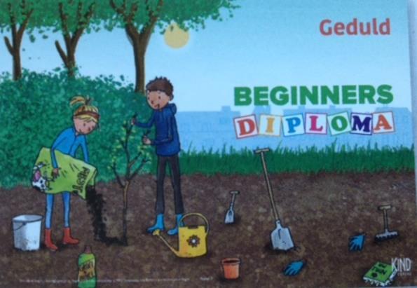 Zondag 24 maart. Derde zondag van de veertigdagentijd Kleur: Paars Thema: Geduld DIALECTDIENST Julia en Stef ontdekken dat het een tijdje duurt voordat de planten in de tuin gegroeid zijn.