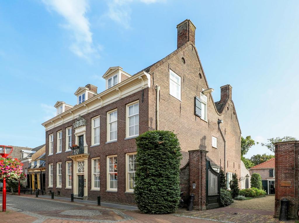 SEPTEMBER 2019 Op de voorgevel van het Van Delenhuis aan de Langestraat prijkt het jaartal 1707.