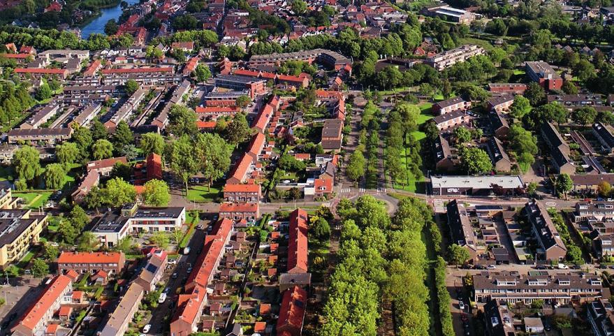 De duurzaamheidsopgave voor corporaties Woningcorporaties bezitten in veel wijken het meeste vastgoed en spelen daarom een belangrijke rol in de transitie naar toekomstbestendige en CO2 neutrale