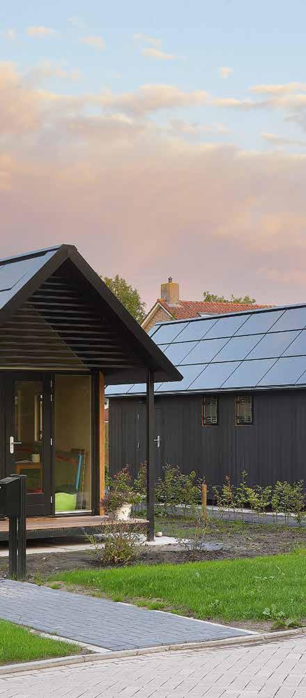 PRODUCTEN Loci p zonnepanelendak Al jaren laten mensen zonnepanelen op hun dak installeren, voor de opwek van zonne-energie.