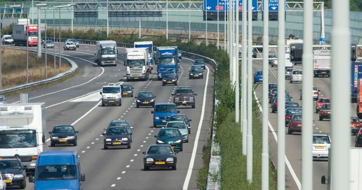 Anticiperend onderzoek Welke factoren beïnvloeden de verkeersveiligheid? Anticiperend onderzoek is een van de twee onderzoeksprogramma s in de onderzoeksperiode 2003-2006 van de SWOV.