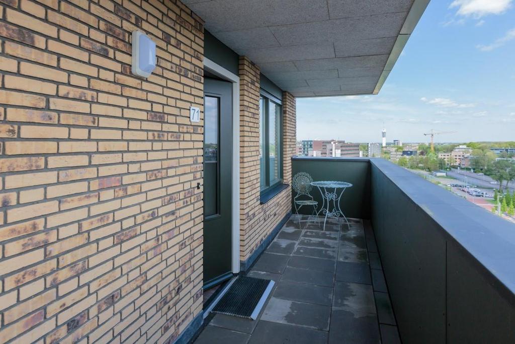 De indeling van het appartement Begane grond: Op de begane grond vindt u de centrale entree