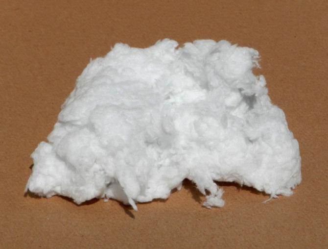 Minerale wol is gevoelig voor vocht en verliest de isolerende werking bij een hoge vochtbelasting. Minerale wol mag in geen enkel geval nat worden.