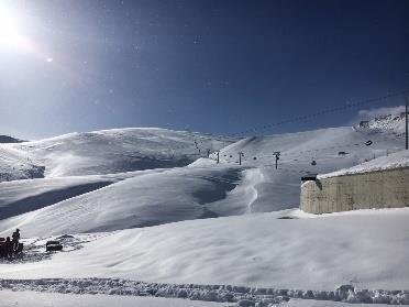 Donderdag is het andersom, boven lastiger dan halverwege maar de sneeuw is fantastisch!