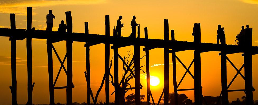 DAG10: MANDALAY - SAGAING - MONYWA Ontbijt en vertrek naar Sagaing - vroegere hoofdstad en thans religieus centrum met wel 400 kloosters en tempels.