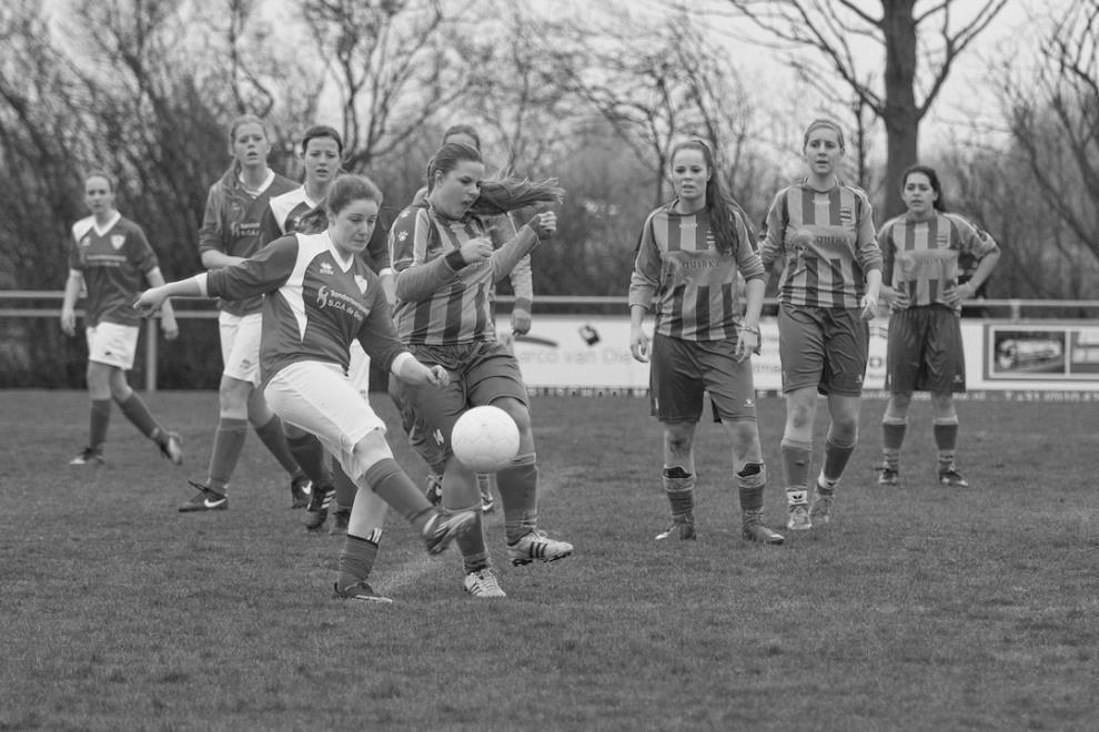 6 april 2015 FC Binnenmaas vrouwen op 3 de plaats paastoernooi Zinkwegseboys PUTTERSHOEK - FC Binnenmaas vrouwen 1 speelde vorig seizoen hun laatste wedstrijd als team in de competitie.