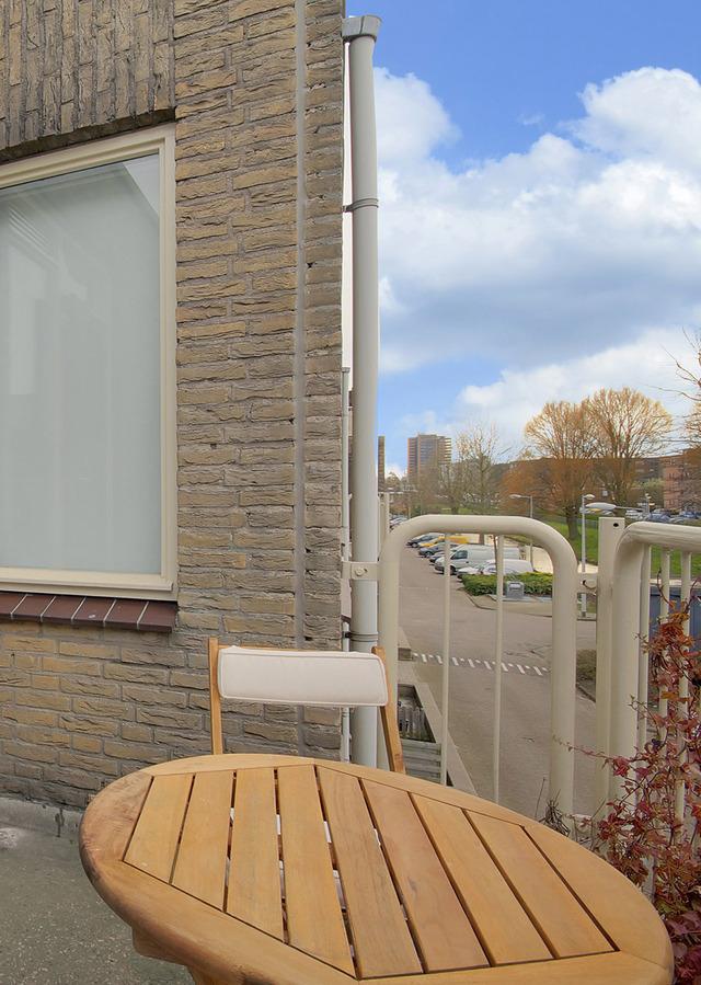 Algemeen Kenmerken Appartement, 3 kamers Waarvan 2 slaapkamers Woonoppervlakte 70 m2 Met op het zuidwesten gesitueerd balkon