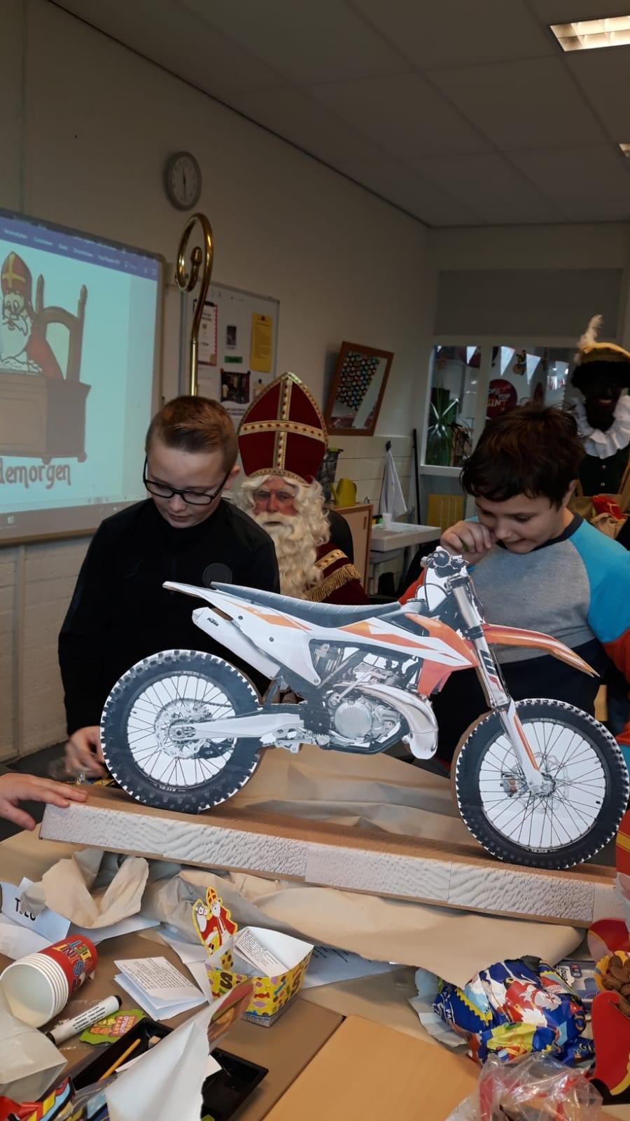 Het resultaat hiervan moet zijn dat de kinderen met nog meer plezier naar school gaan, omdat een beroep wordt gedaan op alle individuele talenten van onze