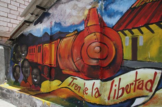 Libertad). Met een beetje geluk kan je de besneeuwde top van de Cayambe vulkaan zien, 5790 meter, de derde hoogste berg van het land.