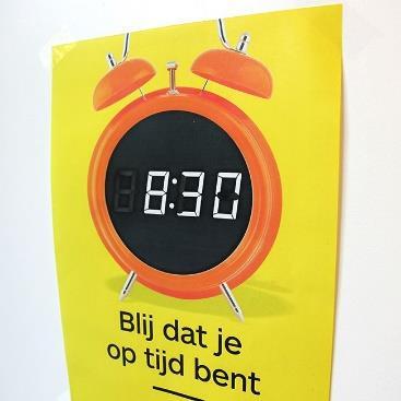 Op tijd op school Graag even aandacht voor het op tijd op school zijn. Wij willen de lessen echt om 8.30 starten. Als kinderen die tijd het schoolplein oplopen, gaat dat niet lukken. De bel gaat om 8.