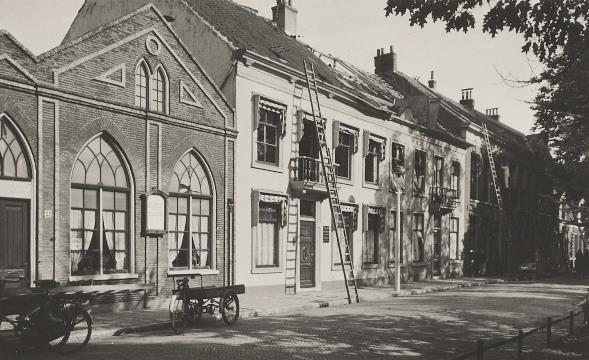 Diverse bronnen vermelden dat het bombardement werd uitgevoerd door een Blenheim bommenwerper van het 500 e Squadron van de RAF, die er niet in