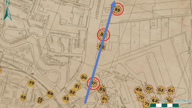 68) wijst uit dat het vliegtuig van zuidwestelijke naar noordoostelijke richting vloog. De vliegrichting en de drie geverifieerde detonaties zijn weergegeven in Figuur 69.