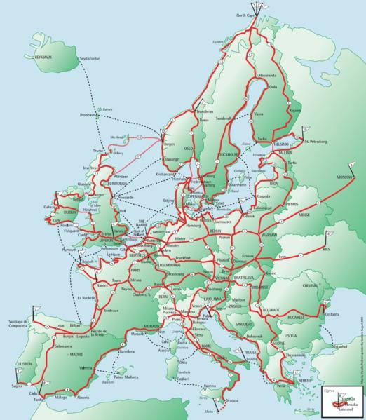 15 Internationale afstemming en kennisuitwisseling Het Fietsplatform streeft ernaar de landelijke fietsroutestructuur optimaal te laten aansluiten op internationale routes.