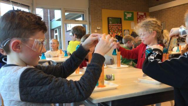 Techniek op OBS Jan Harmenshof Diverse leerlingen van onze zijn gestart met technieklessen onder leiding van een gekke professor van Mad science.