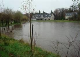 Wateroverlast gebeuren Wat gaat er met dit gebied gebeuren? Als het van ons afhangt een parkzone waar het water en de jeugd vrij spel heeft.