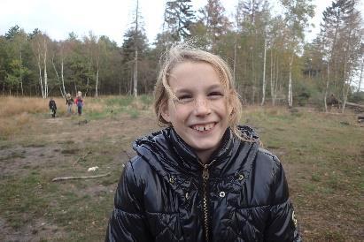 Femke (11 jaar) Ik vind het fijn om door de natuur te wandelen. Het is mooi dat de natuur hier haar gang gaat. We zagen waar een haas gekrabd heeft. Er lagen drolletjes bij.