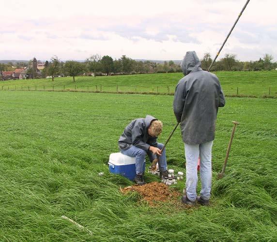 Meten aan de waterkwaliteit een historisch overzicht Dico Fraters is vanuit het RIVM de eerste project leider van de waterkwaliteitsmetingen van nitraat, een project dat later uit zou groeien tot het