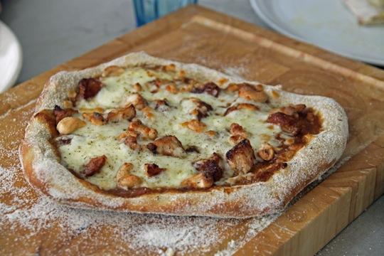 Voor de liefhebbers van kip, sate en pizza heeft Marco de ultieme pizza recept gemaakt.