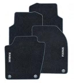 Waar stoffen matten comfort bieden voor de voeten en vermoeidheid bij de bestuurder tegen gaan, zijn rubberen matten bij uitstek geschikt voor gebruik bij guur weer,
