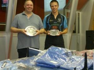 Hendrik Vandeput & Johan Marcoen winnen 6de editie Daviscupcriterium www.pwdiest.be Traditioneel op 21 juli, dag van de nationale feestdag, organiseert Tafeltennisclub P.W.